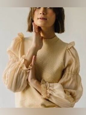 Piper & Scoot | Women’s Light Tan Long Sheer Sleeve Crewneck Knit Sweater Size L